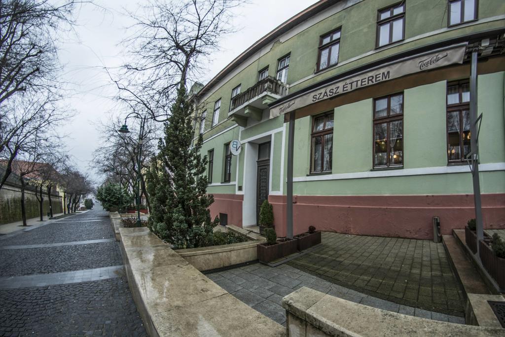 Belvarosi Vendeghaz Hotel Szekszárd Exterior foto